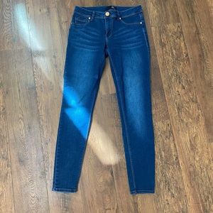 1822 denim skinny jeans. Size 28 regular length.